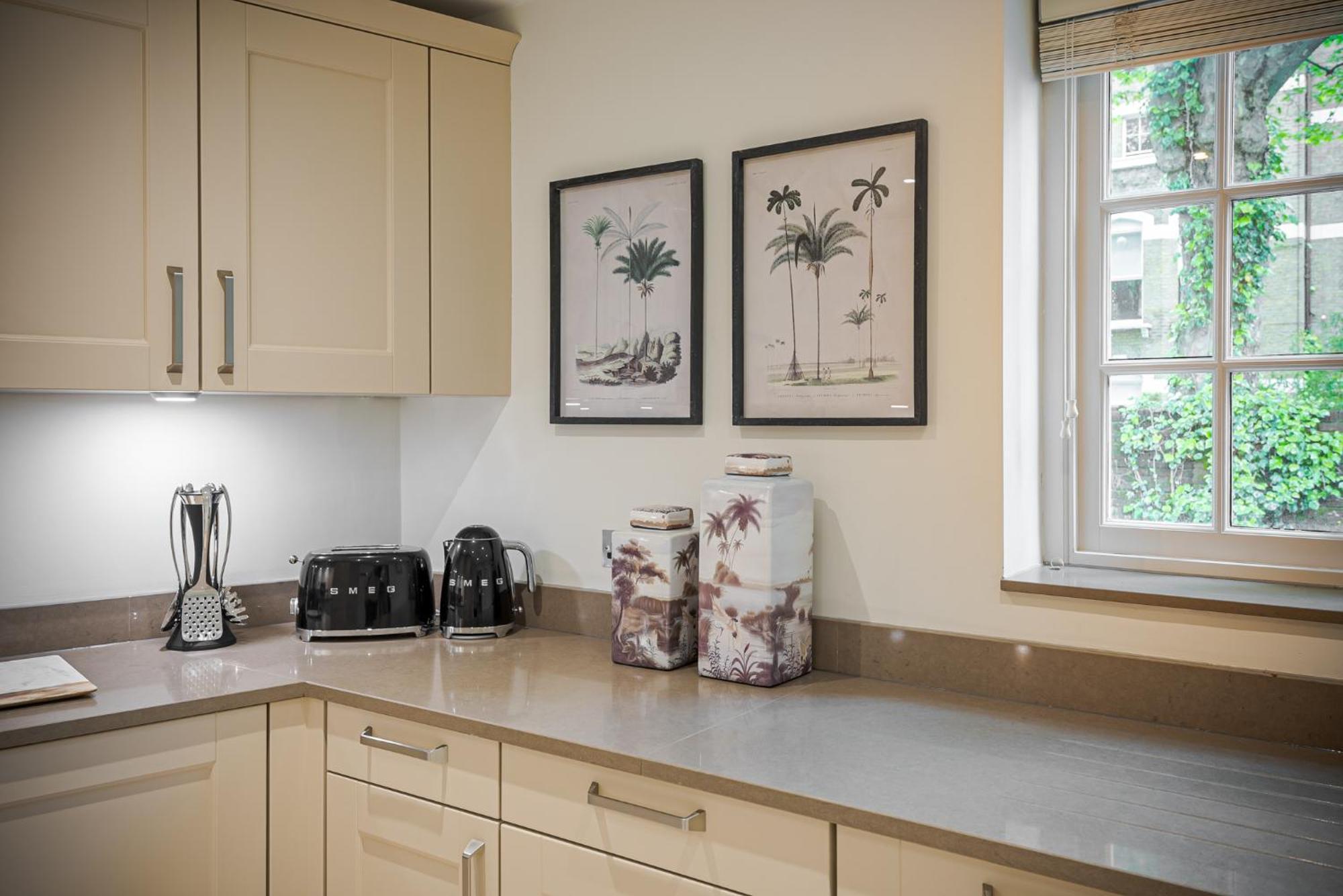Modern 3 Bedroom Luxury House With Garage In Central London Eksteriør billede